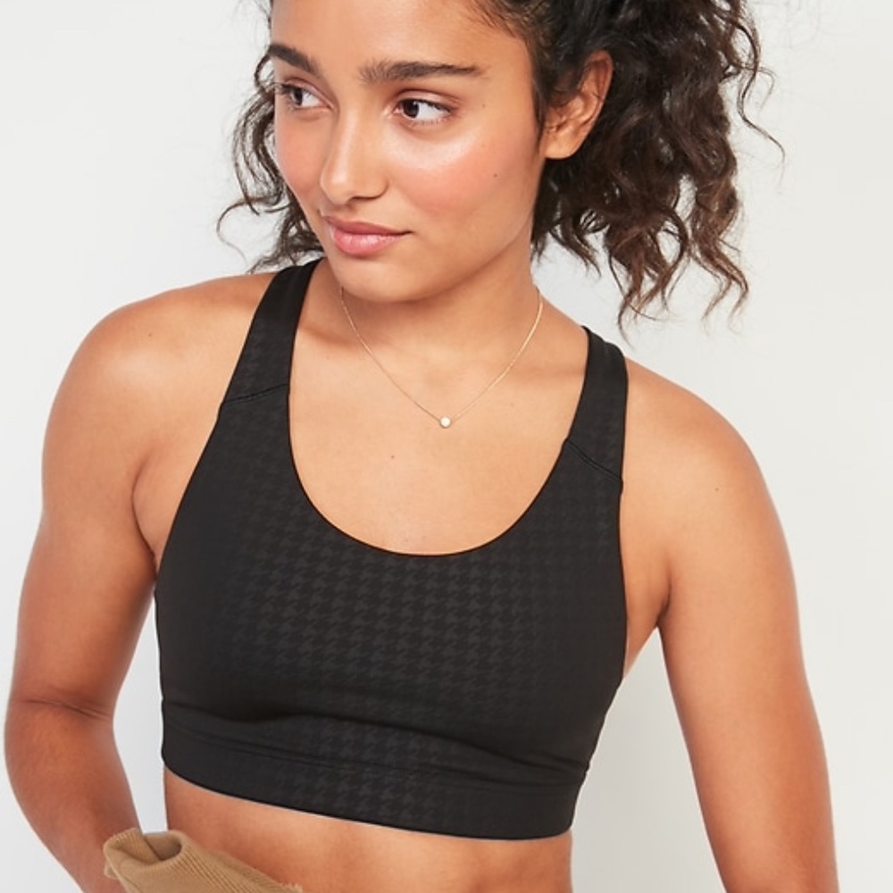 Medium Support Strappy Houndstooth Sports Bra